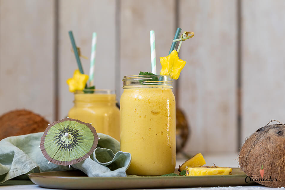 Ananas-Mango Smoothie mit Leinsamenöl